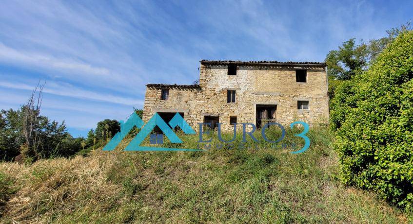 casa indipendente in vendita a Montelparo