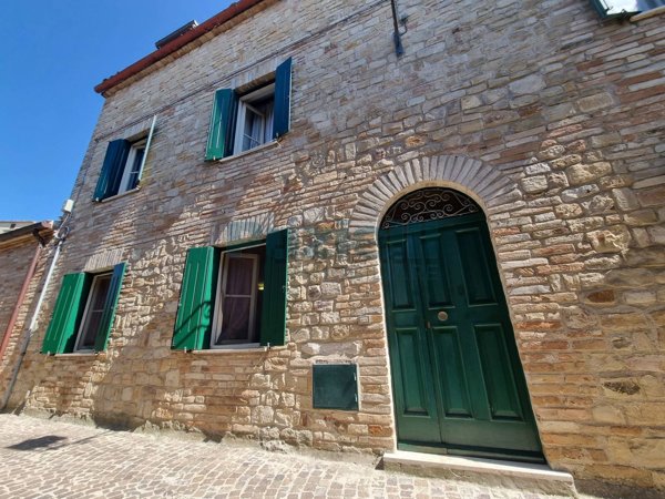 casa indipendente in vendita a Montelparo