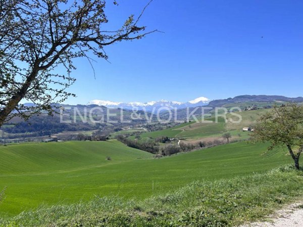 casa indipendente in vendita a Montelparo