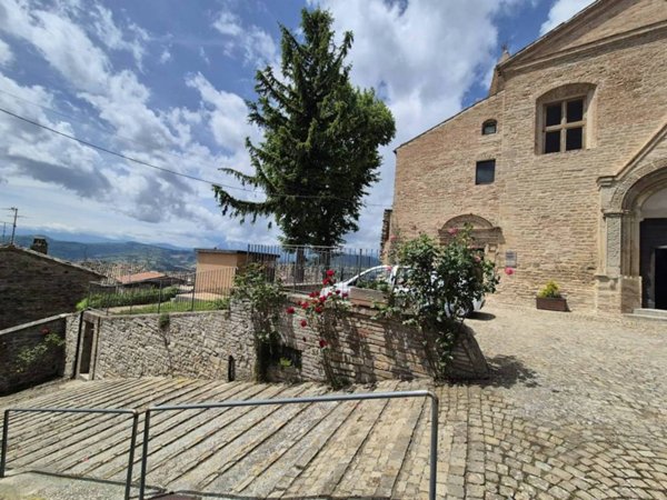 casa indipendente in vendita a Montelparo