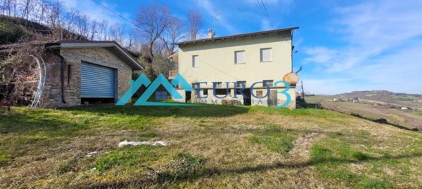 casa indipendente in vendita a Montelparo