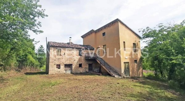 casa indipendente in vendita a Montelparo