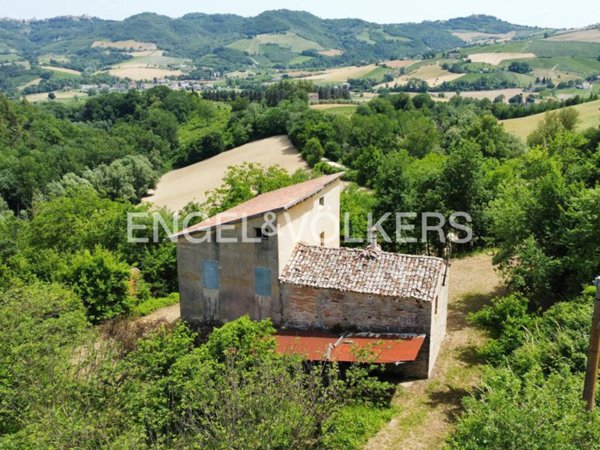 casa indipendente in vendita a Montelparo