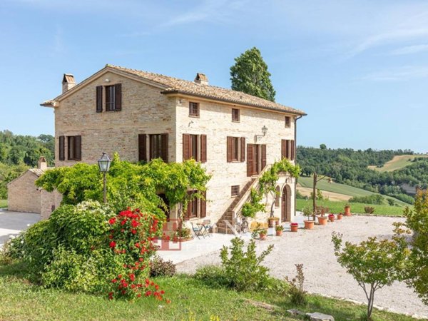 casa indipendente in vendita a Montelparo