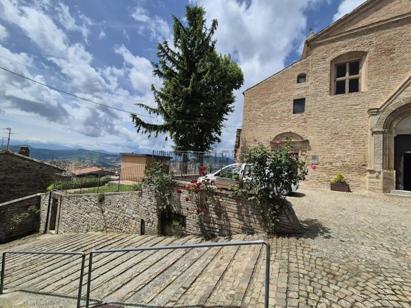 casa indipendente in vendita a Montelparo