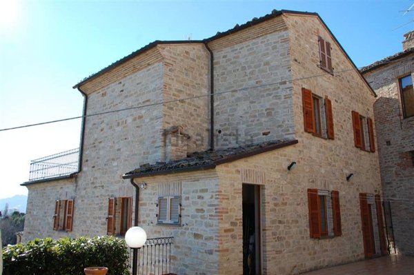 casa indipendente in vendita a Montelparo