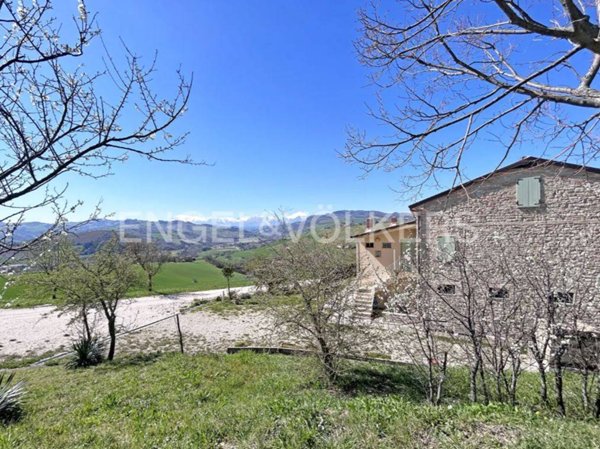 casa indipendente in vendita a Montelparo