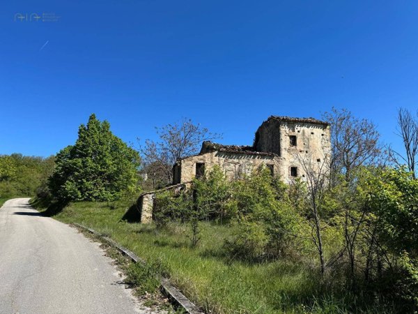 casa indipendente in vendita a Montelparo