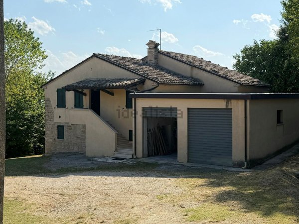 casa indipendente in vendita a Montelparo