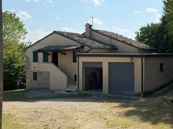 casa indipendente in vendita a Montelparo