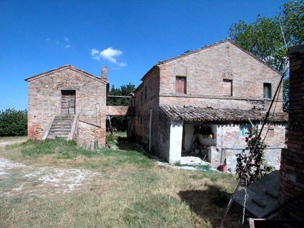 casa indipendente in vendita a Monte Rinaldo