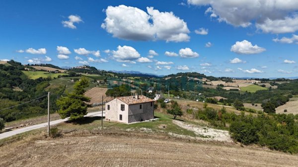 casa indipendente in vendita a Monte Rinaldo