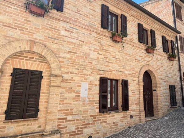 casa indipendente in vendita a Monte Rinaldo