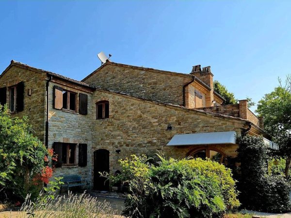 casa indipendente in vendita a Monte Rinaldo