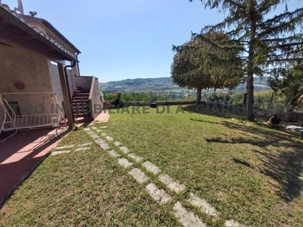 casa indipendente in vendita a Monte Rinaldo