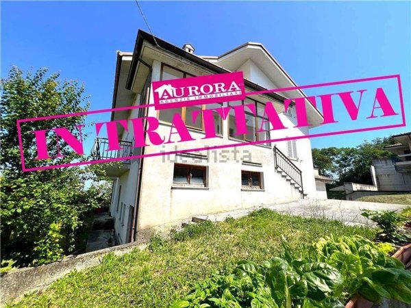 casa indipendente in vendita a Monte Rinaldo
