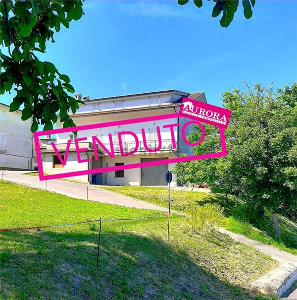 casa indipendente in vendita a Monte Rinaldo