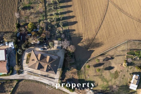 casa indipendente in vendita a Monterubbiano