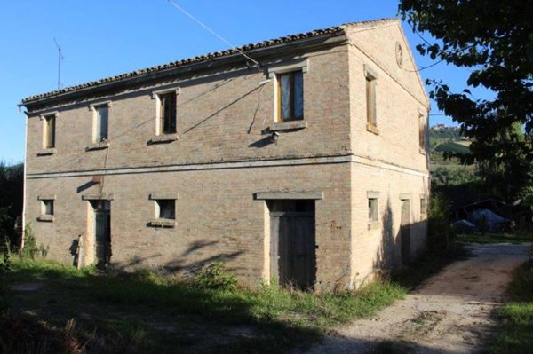 casa indipendente in vendita a Monterubbiano in zona Rubbianello