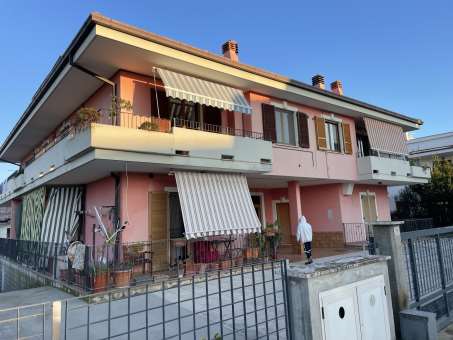 appartamento in vendita a Monterubbiano in zona Rubbianello
