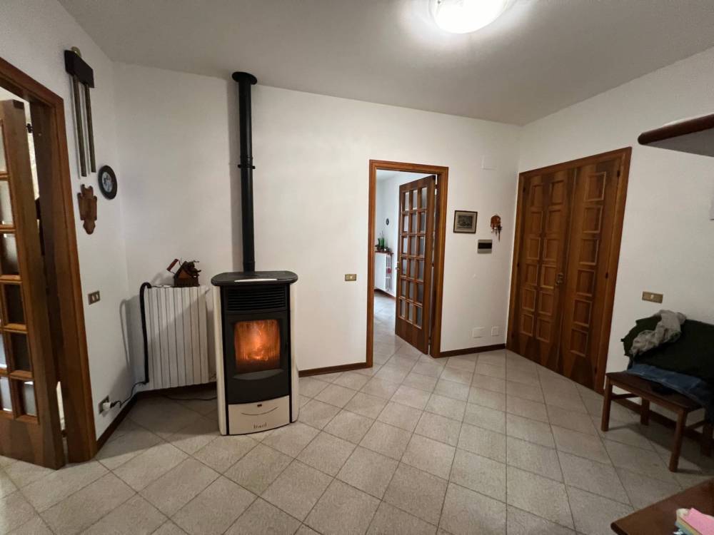casa indipendente in vendita a Monterubbiano