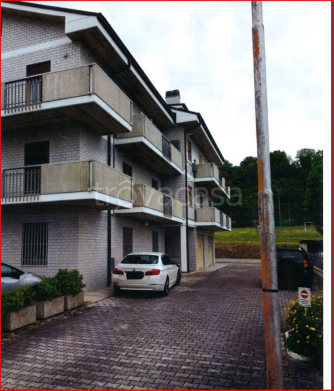 appartamento in vendita a Monterubbiano in zona Rubbianello