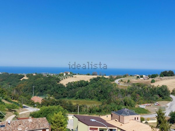 casa indipendente in vendita a Monterubbiano