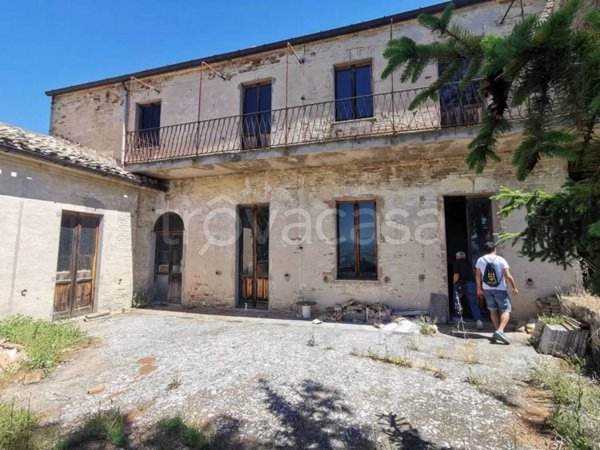 casa indipendente in vendita a Monterubbiano