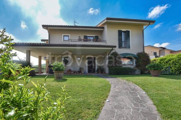 casa indipendente in vendita a Monterubbiano in zona Rubbianello