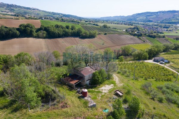 casa indipendente in vendita a Monterubbiano