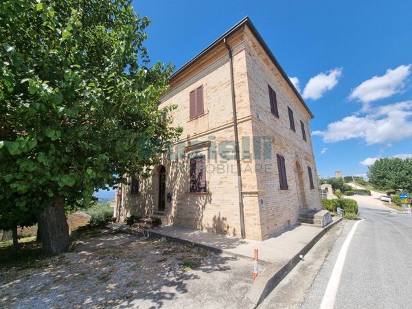 casa indipendente in vendita a Monterubbiano