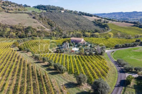 casa indipendente in vendita a Monterubbiano