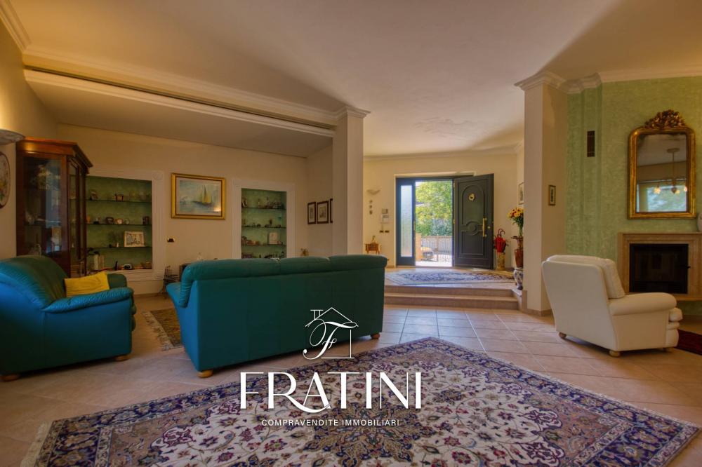 casa indipendente in vendita a Monterubbiano in zona Rubbianello