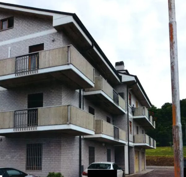 appartamento in vendita a Monterubbiano in zona Rubbianello