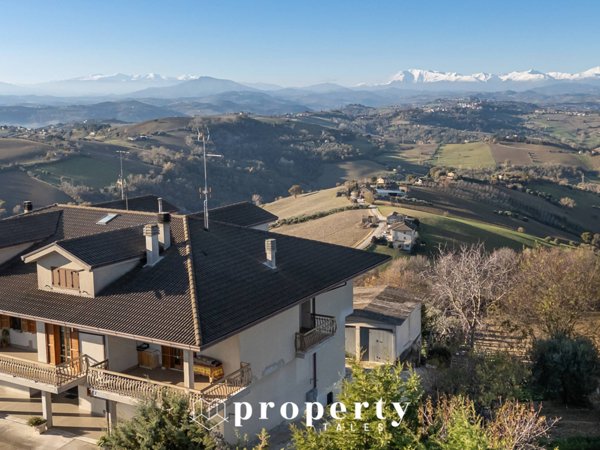 casa indipendente in vendita a Monterubbiano