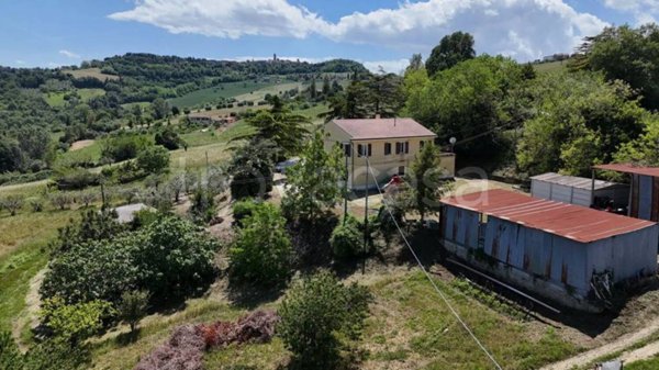 casa indipendente in vendita a Monterubbiano