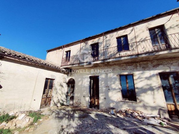 casa indipendente in vendita a Monterubbiano