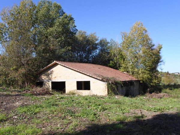 casale in vendita a Monterubbiano