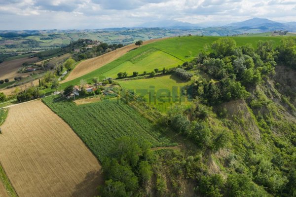 casa indipendente in vendita a Monterubbiano