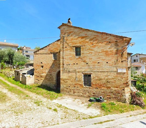 casa indipendente in vendita a Monterubbiano in zona Rubbianello