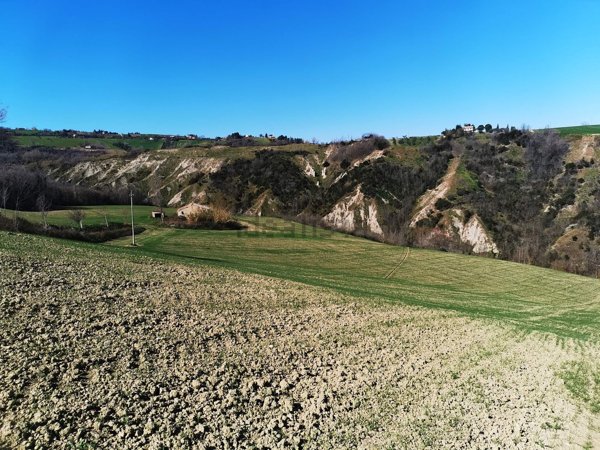 casa indipendente in vendita a Monterubbiano