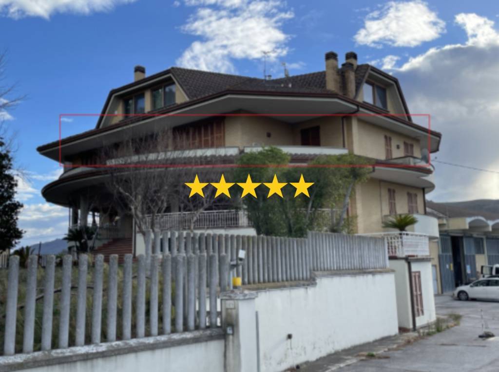 casa indipendente in vendita a Monterubbiano