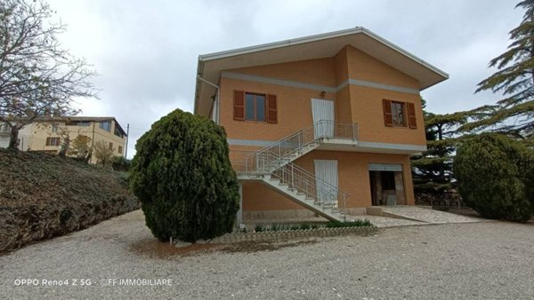 casa indipendente in vendita a Monterubbiano
