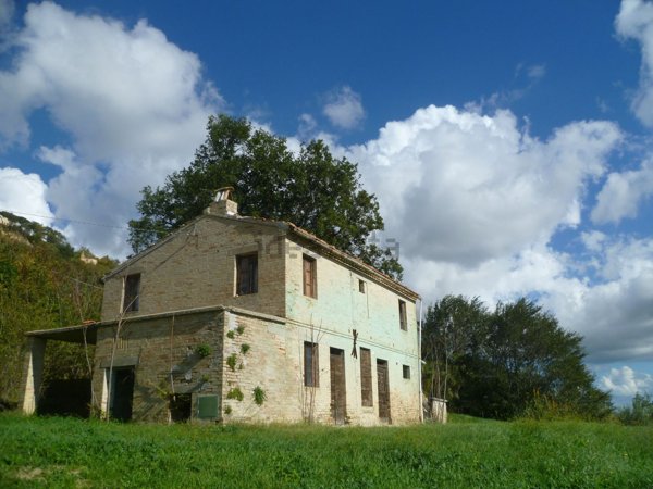 casale in vendita a Monterubbiano