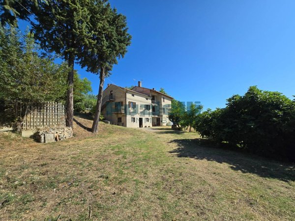 casa indipendente in vendita a Monterubbiano in zona Montotto