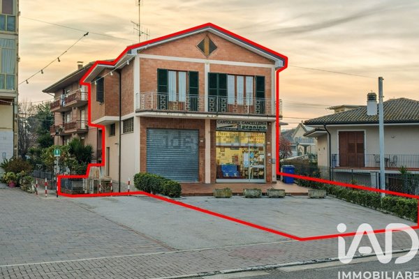 casa indipendente in vendita a Monterubbiano