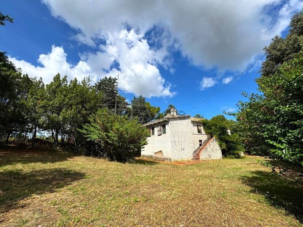 casale in vendita a Monterubbiano