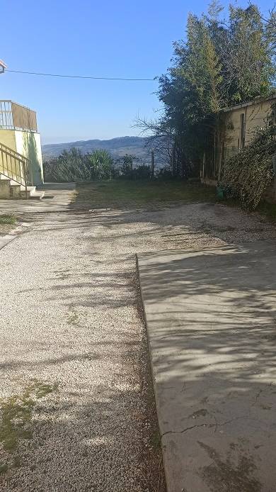 casa indipendente in vendita a Monterubbiano in zona Montotto