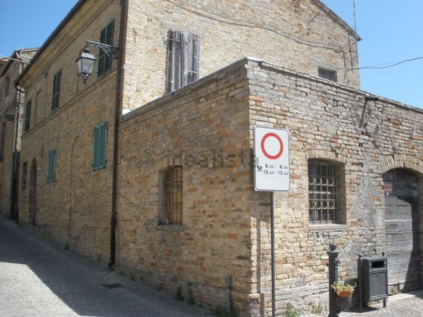 casa indipendente in vendita a Monterubbiano