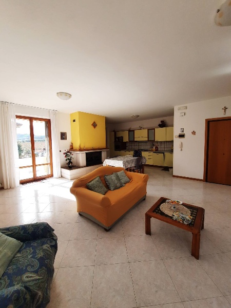 appartamento in vendita a Monterubbiano in zona Rubbianello